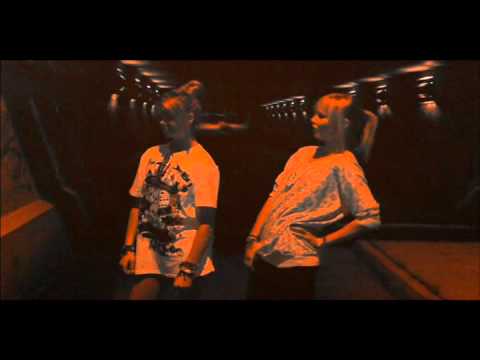 Stephanie + Charlotte + Sarah - Pelle b.