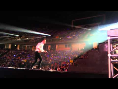 120316 wonhyuk เล่นฉีดสเปร์ย ^_