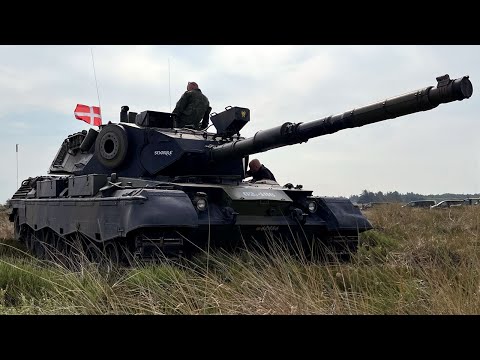 PANZER POWER - Hautnahe Vorbeifahrten bei ÅBEN HEDE 2022 Militärshow in Dänemark