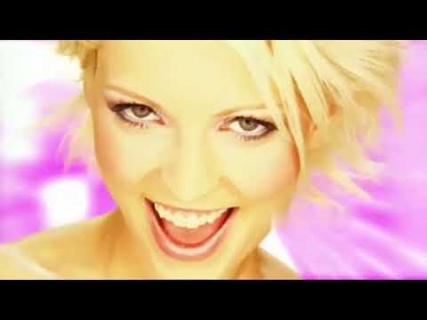 Karaja - She Moves La La La (Extended Mix)