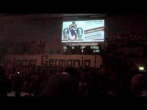 Choreo des neu gegründeten SVG-Fanclubs "Walzbach-Inferno"