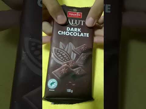 CRACKING SALUT DARK CHOCOLATE 🍫 #short #chocolate