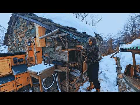 Alone in the Alps | The Storm Was Coming… I Had to Save the Cabin – EP 117