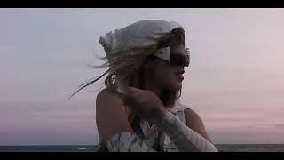 caro♡ – “comet”