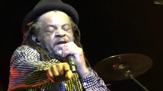 UB40 with Ali,Astro & Mickey-Silhouette (Live indigo at The O2 20/12/2014)