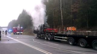 preview picture of video 'LKW brennt auf B85 bei Passau | unserRadio'