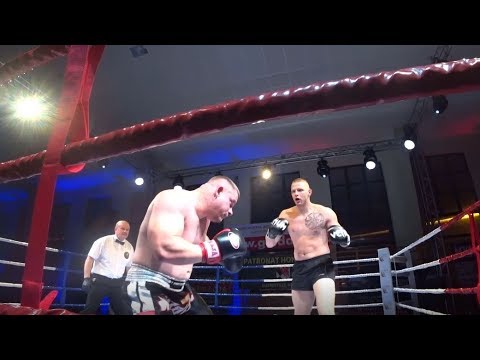 Damian Bujkowski (Berserkers MMA Team Suwałki)  vs.  Marcin Strauch ( Semiramida Pułtusk)