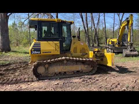 Lot 11 Komatsu D39PX-24 Dozer