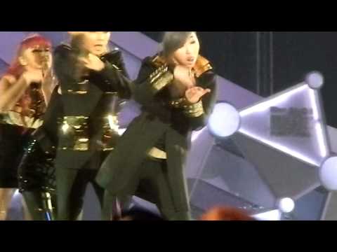 2NE1 - I AM THE BEST @ MAMA Singapore (29/11/2011)