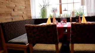 preview picture of video 'Hotel Gasthof Sonne Rothenburg ob der Tauber - Unser Restaurant'