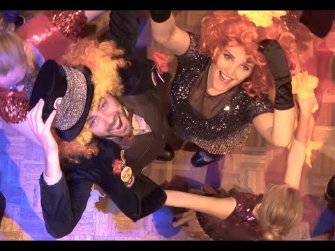 Twie Hand Op Ien Proek - Ut Zuije Bluijt