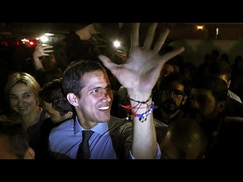 خوان غوايدو مهدد بالاعتقال بعد فقدانه للحصانة البرلمانية…