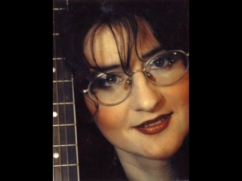 Mădălina Amon  - Trei sferturi în cer...