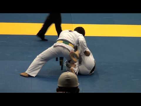 Submission #999 - Igor Schneider vs Devon Delbrugge