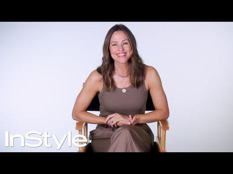 download lagu mp3 mp4 Jennifer Garner Looks Like, download lagu Jennifer Garner Looks Like gratis, unduh video klip Jennifer Garner Looks Like