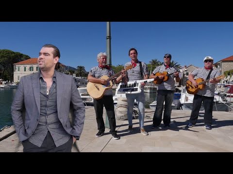 Robert Ficker & Klapa Jadranski Maestrali - Tija san te jubit (Official Video)