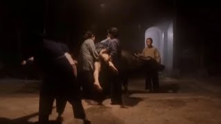 Download lagu Chinese woman gives birth painfully on the buffalo’s back mp3