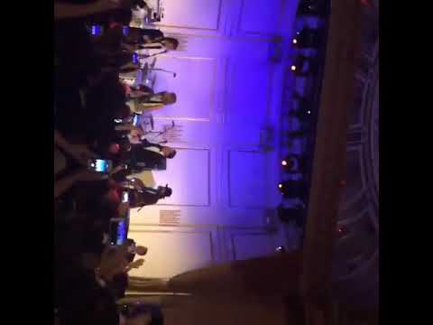 Paul McCartney Clapping Hilariously on stage at a Taylor Swift Concert