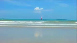 Video : China : The beach at SanYa 三亚 Bay, HaiNan island