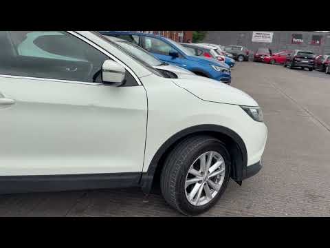 Nissan Qashqai 1.2 SV 5DR - PANROOF / SERVICE HIST - Image 2