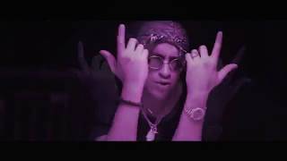 Bad Bunny - Diles (Official Video)