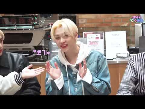 skz introducing themselves cutely