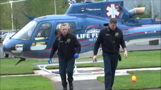 preview picture of video '4/14/13 - Oregon City Or - 9yr Old Accidental Gunshot Victim Taken By Life Flight.'