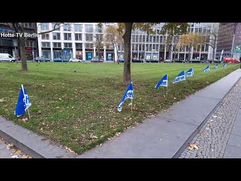 Hertha BSC Fahnen in der ganzen Stadt verteilt hier am Leipziger Platz 01.12.2020