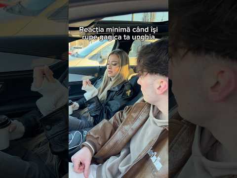 Reactia minima cand isi rupa gagica ta unghia