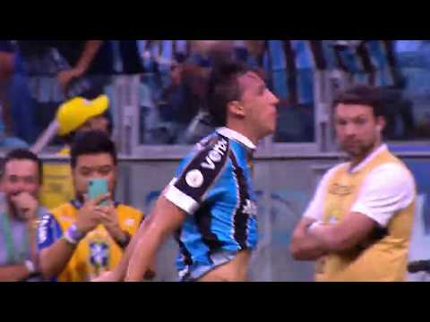 Gol de Geromel no clássico Grenal