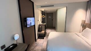 Holiday Inn Express Seoul Hongdae, Review of a Corner Room & Walking Instruction