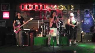 Hot Tuna Bar. Pattaya. Cover Jimi Hendrix "Voodoo child"