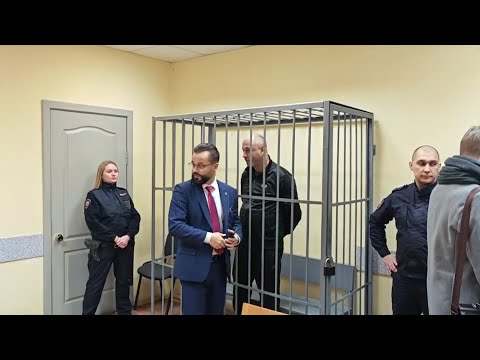 Помогавший бездомным бизнесмен присвоил жилье бездомного?