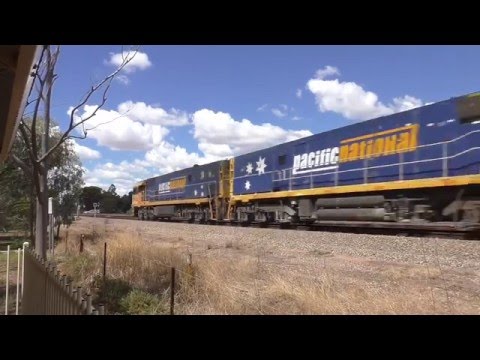 Pacific National Super Freighter 4PS6 passing through Crystal Brook 11/03/16