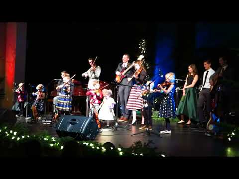 Voetberg Family Christmas Concert, 12-23-2017