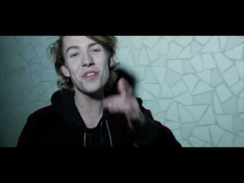 Mads Christian - Clothes (Officiel musikvideo)