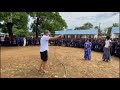 Scholieren uit Sierra Leone spreken een dankwoord uit voor hun nieuwe schoolgebouw