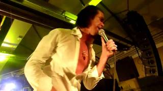 Grinderman - Honey Bee (Let&#39;s Fly To Mars) (Hobart 19.01.10)
