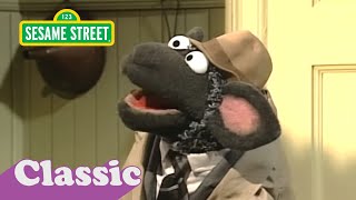 Sesame Street: Old Mother Hubbard's Heist | Colambo