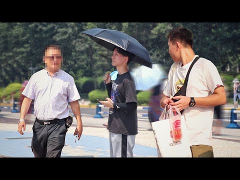 download lagu mp3 mp4 Sun Umbrella For Walking, download lagu Sun Umbrella For Walking gratis, unduh video klip Sun Umbrella For Walking