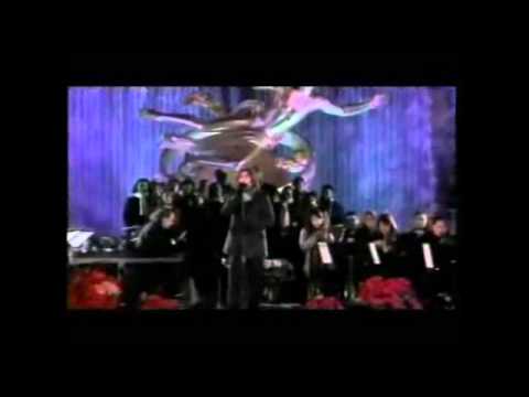 Videoclip de O Come All Ye Faithful (with The Mormon Tabernacle Choir under the direction of Craig Jessop) — Josh Groban