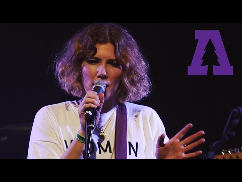 Caroline Smith - Trying Not To Love You | Live From Lincoln Hall