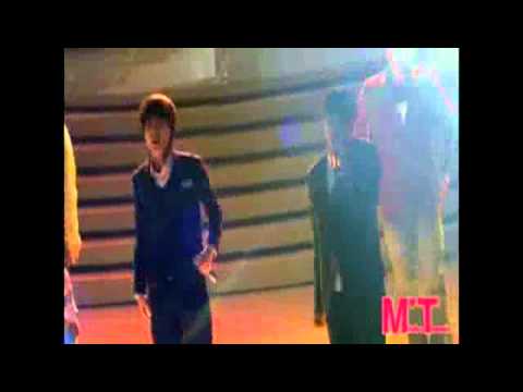 081114 Taemin & Minho in uniform AMIGO dry rehearsal fancam