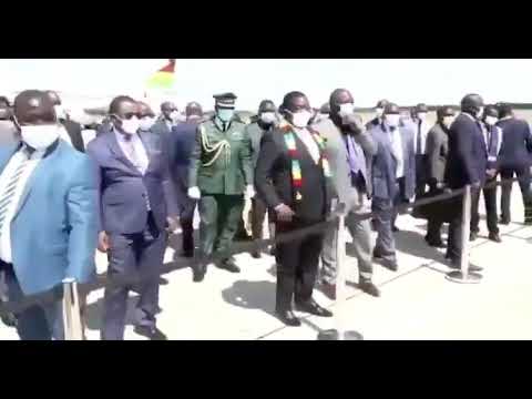 President ED Mnangagwa dances traditional dance in Vic Falls