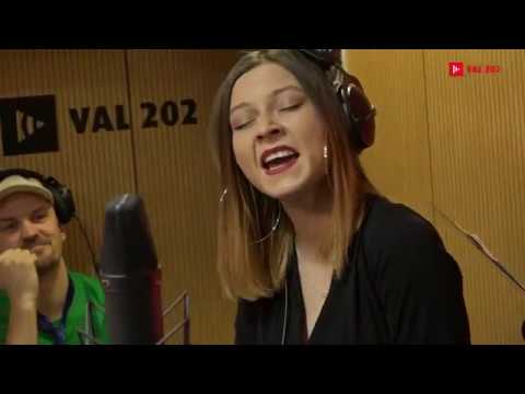 Okustični - (You Make Me Feel Like) A Natural Woman [Živooke na Valu 202]