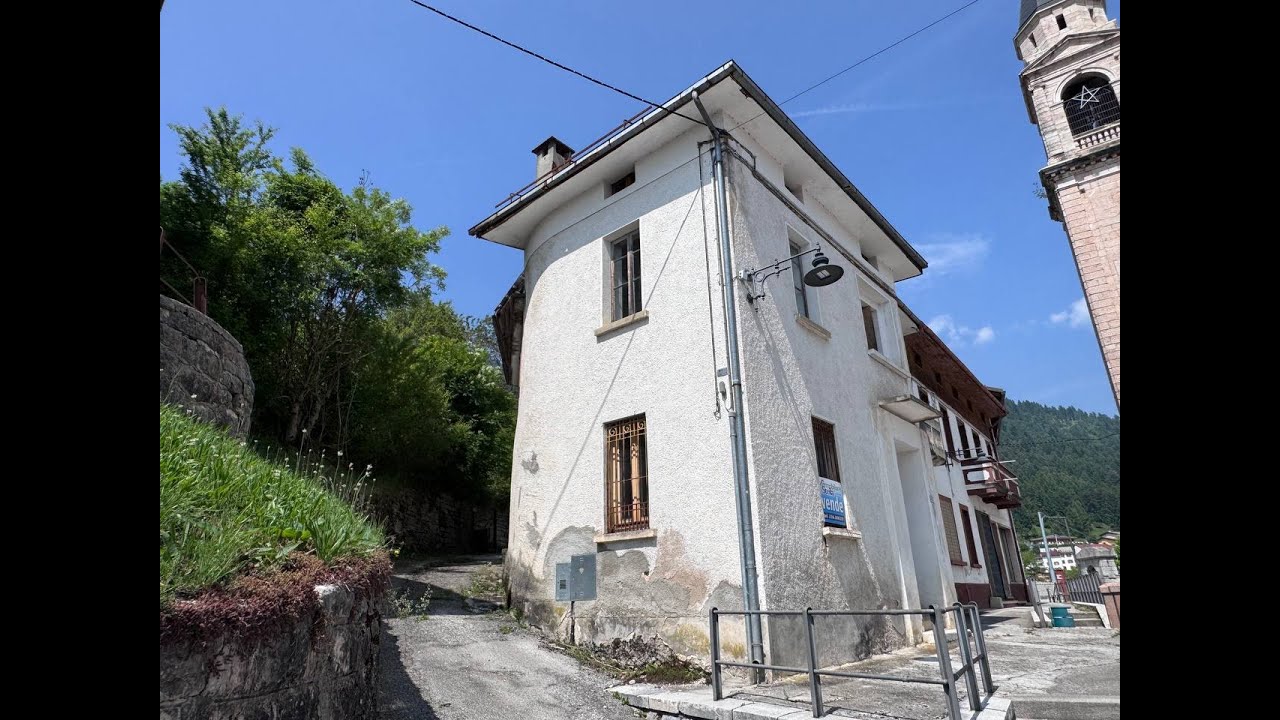 Video Rotzo -  Casa affiancata da ristrutturare T708