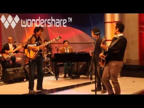 ARI PRAMUNDITO jamming with Mus Mujiono,Yovie Widyanto,& Sandhy Sondoro.