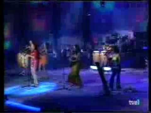 XXVIII Festival OTI 2000 - Hierba Mala - Hermanas Chirino - Estados Unidos.flv