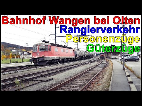 Personen, Güterzüge und rangierverkehr beim Bahnhof Wangen bei Olten, Kanton Solothurn, Schweiz 2020