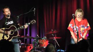 Stuie French and Camille Te Nahu - Learning -live at The Manly Fig 2011/11/11